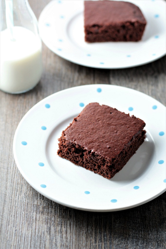 Healthier Chocolate Cake from Dr. Oz only requires 3 ingredients; boxed cake mix, Greek yogurt, and bananas. It is quick, easy, and healthy!