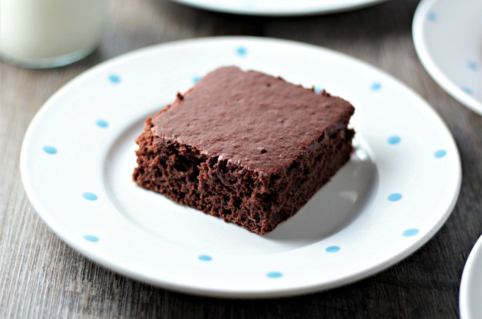 Healthier Chocolate Cake from Dr. Oz only requires 3 ingredients; boxed cake mix, Greek yogurt, and bananas. It is quick, easy, and healthy!