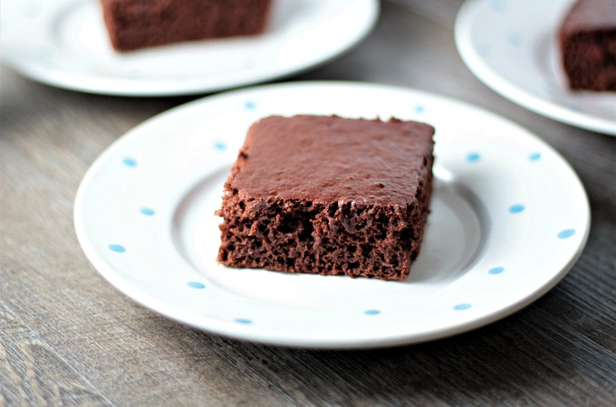 Healthier Chocolate Cake from Dr. Oz only requires 3 ingredients; boxed cake mix, Greek yogurt, and bananas. It is quick, easy, and healthy!