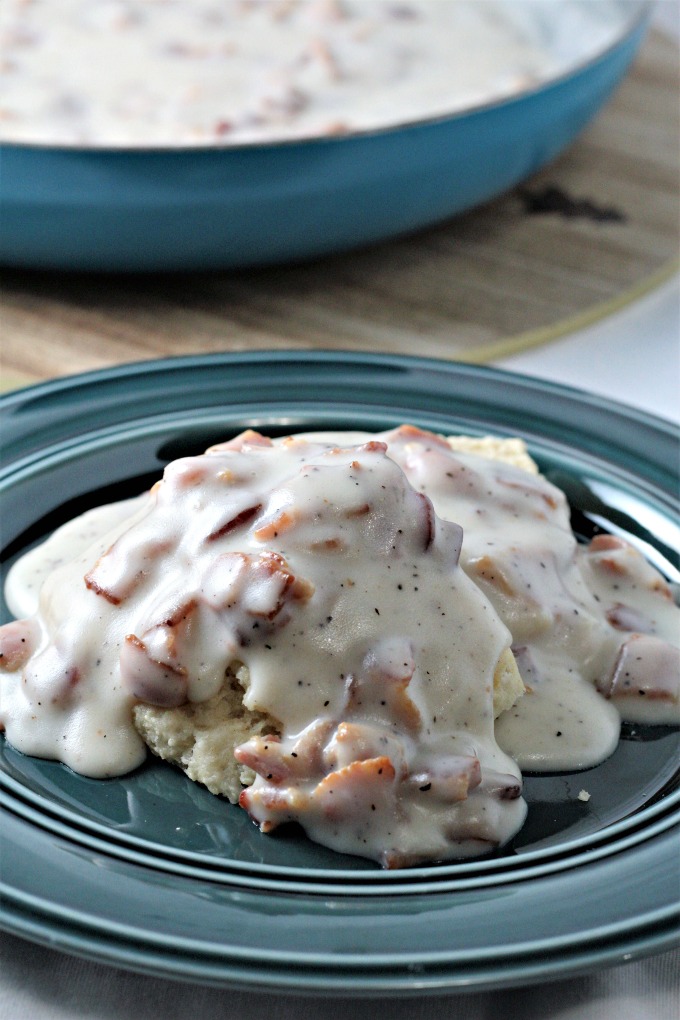 Bacon Gravy (Country Gravy) only requires 5 ingredients. Bacon, fat, flour, milk, salt and pepper is all you need to make this classic comfort food!