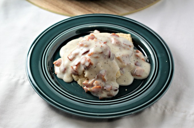 Bacon Gravy (Country Gravy) only requires 5 ingredients. Bacon, fat, flour, milk, salt and pepper is all you need to make this classic comfort food!