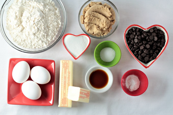 Perfect Chocolate Chip Cookies are fluffy and cake-like. I was inspired to change the traditional chewy cookies into cake-y cookies that are so delicious!