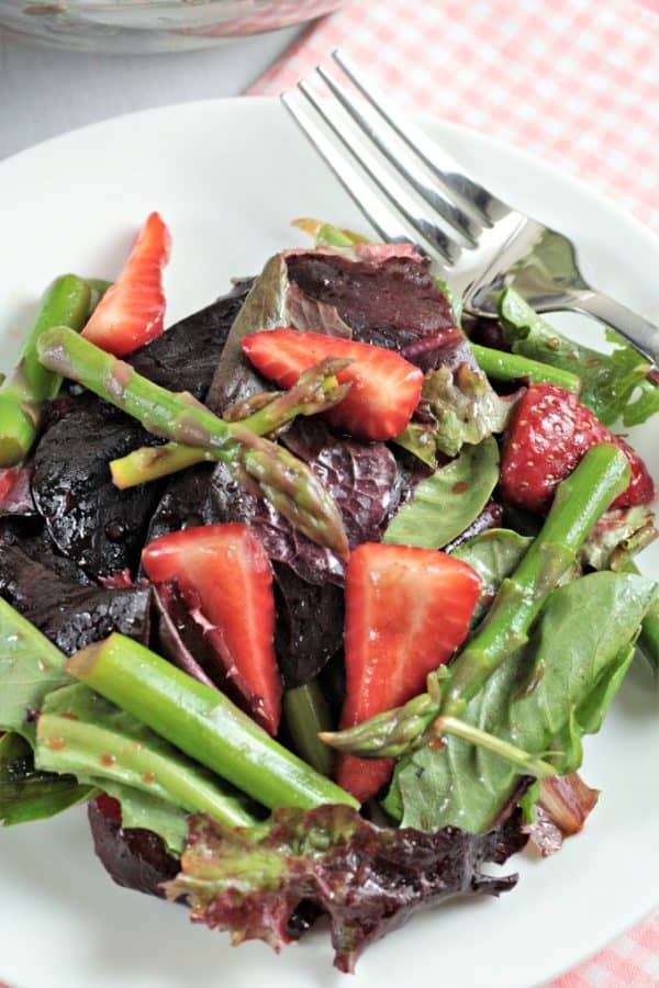 Asparagus Strawberry Mixed Green Salad Mindy's Cooking Obsession