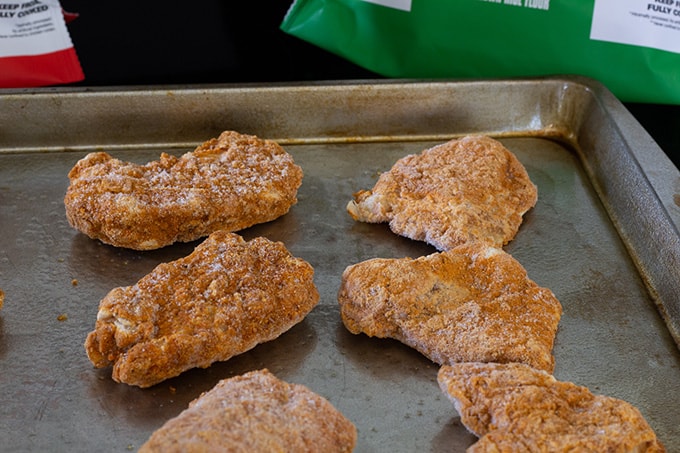 We love Making Mealtime Fast with CAULIPOWER Chicken Tenders. Not only that, these baked little nuggets can be on the table in under 20 minutes!