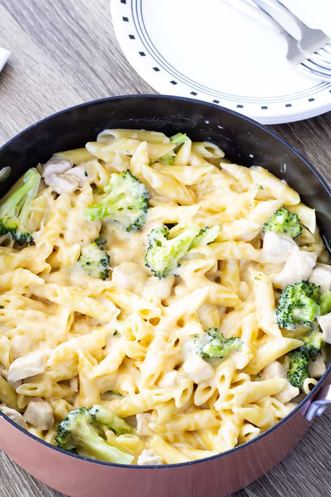 Alfredo Chicken Pasta & Broccoli features jar sauce, short cut pasta, chicken breast, and Parmesan cheese. This one pot dish is on the table in 30 minutes!