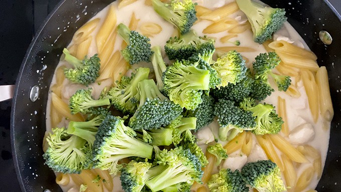 Alfredo Chicken Pasta & Broccoli features jar sauce, short cut pasta, chicken breast, and Parmesan cheese. This one pot dish is on the table in 30 minutes!