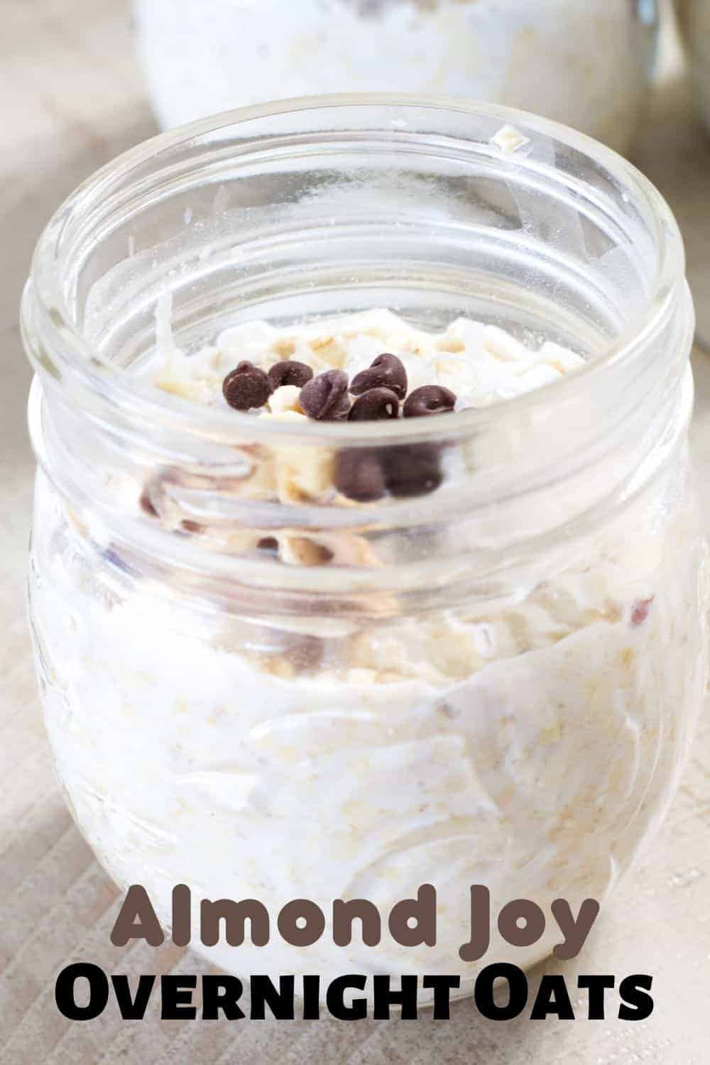 Almond Joy Overnight Oats is a great six ingredient low calorie make ahead meal prep breakfast that is healthy and delicious! #mealprep #makeaheadrecipe #ovenightoats via @mindyscookingobsession
