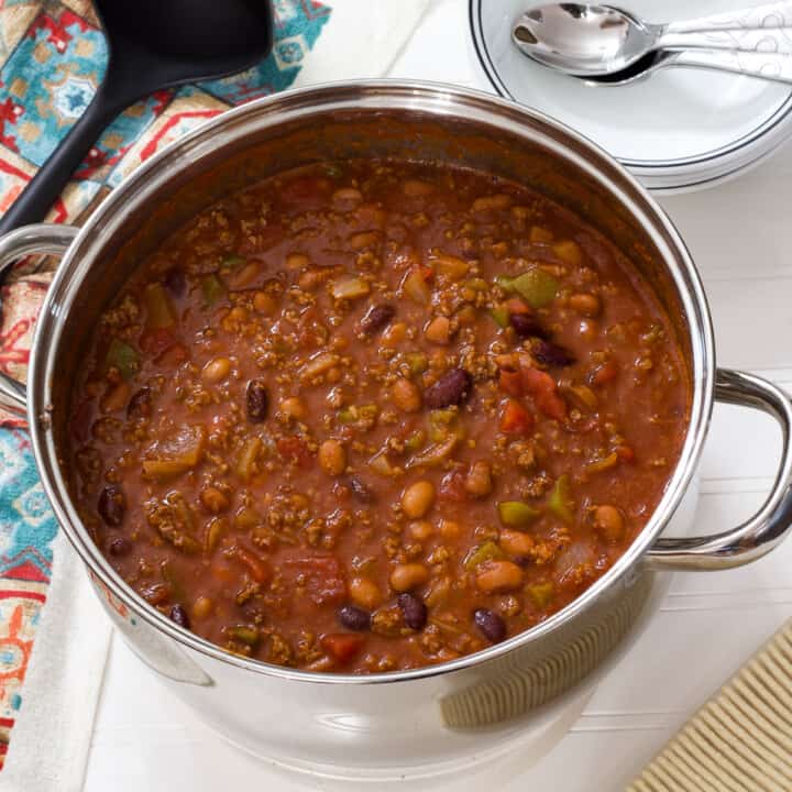 The Best Easy One Pot Beef Chili with Beans Recipe - Mindy's Cooking ...