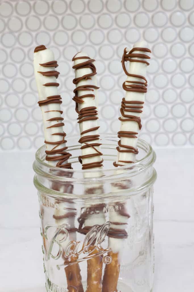 Chocolate Covered Pretzel Rods (easy microwave recipe) Mindy's