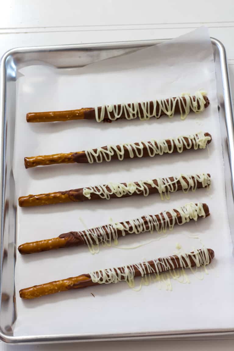Chocolate Covered Pretzel Rods (easy microwave recipe) Mindy's