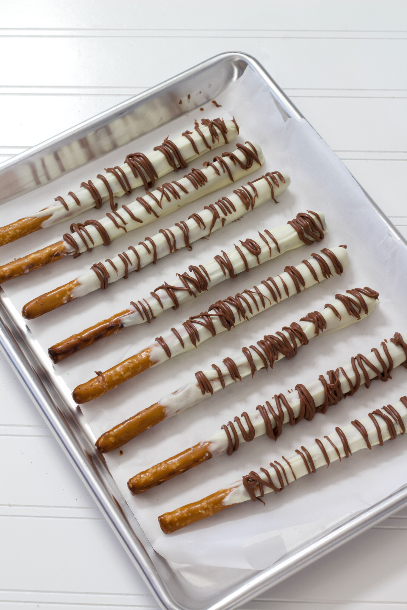 Chocolate Covered Pretzel Rods (easy microwave recipe) Mindy's
