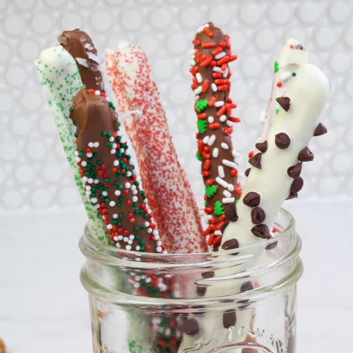 Chocolate Covered Pretzel Rods (easy microwave recipe) Mindy's