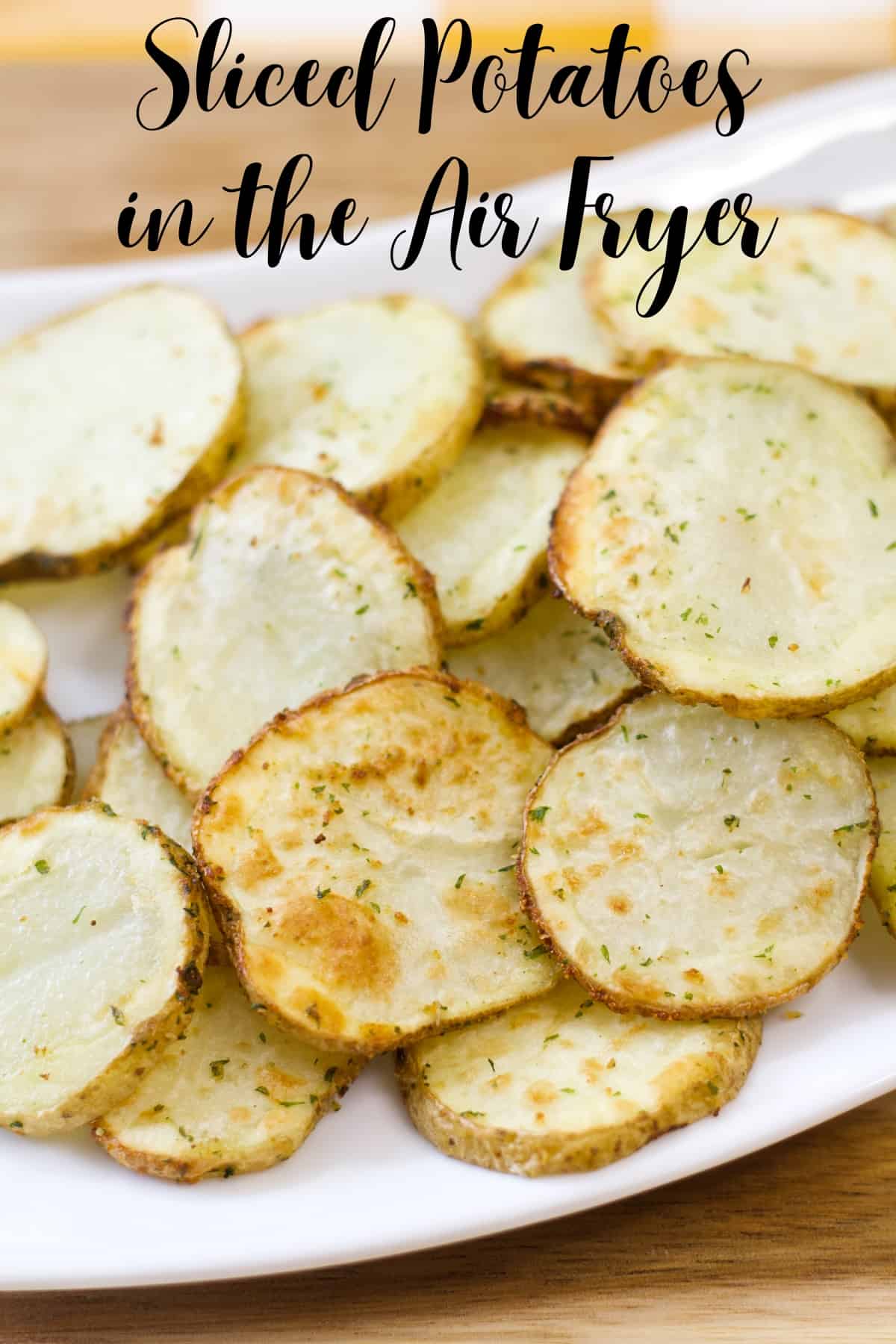 Sliced Potatoes in the Air Fryer are a quick, easy, healthy and delicious side dish, appetizer or snack that the whole family will love! via @mindyscookingobsession