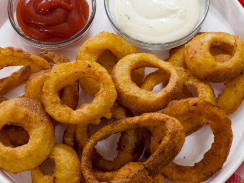 https://www.mindyscookingobsession.com/wp-content/uploads/2023/02/Frozen-Onion-Rings-in-the-Air-Fryer-1200-500x375.jpg
