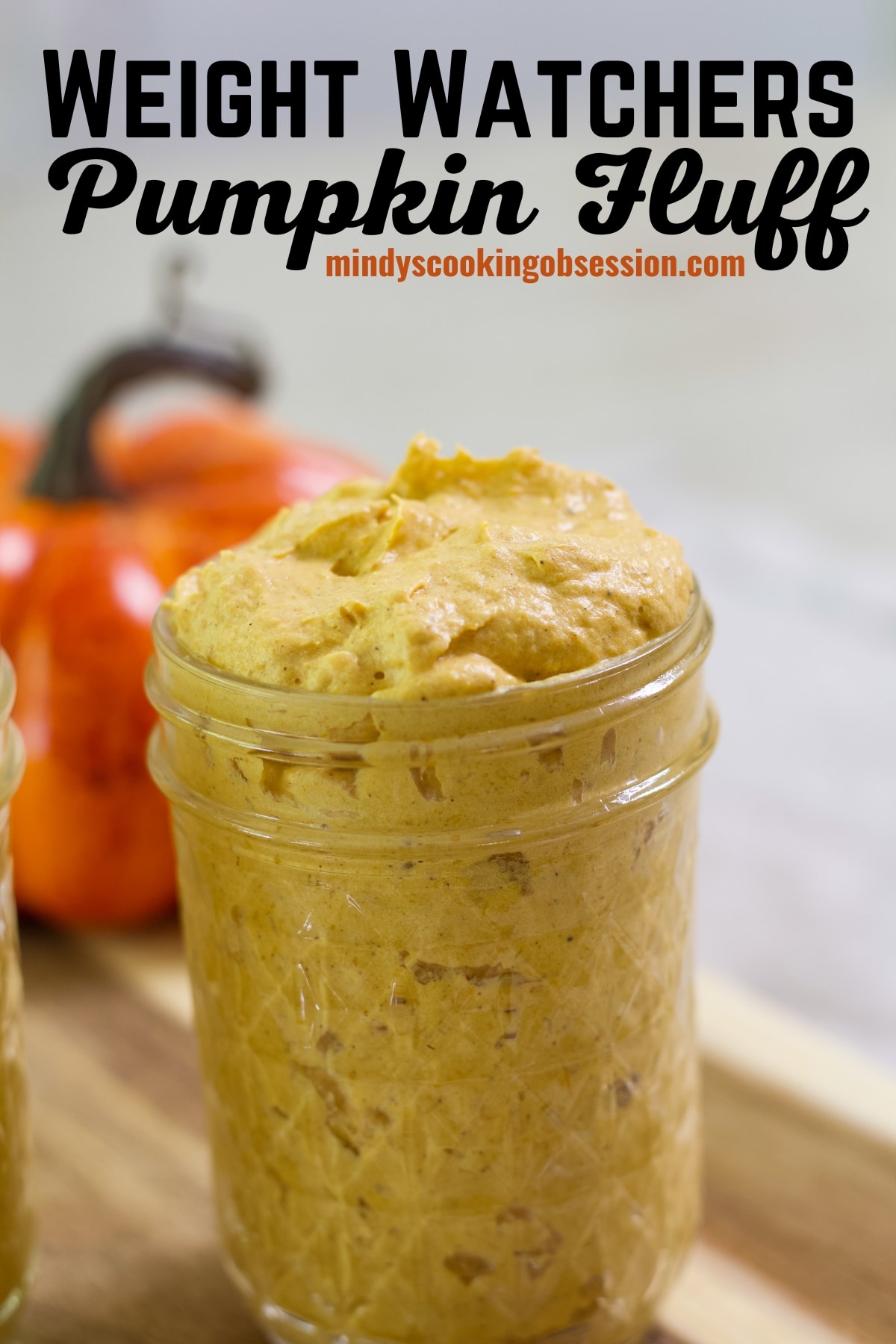 Low Calorie Weight Watchers Pumpkin Fluff Recipe only requires 4 ingredients, is low fat and low sugar and tastes like pumpkin pie filling. via @mindyscookingobsession