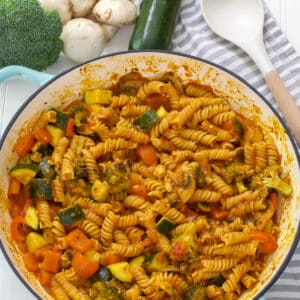 A pan filled with vegetarian pasta.