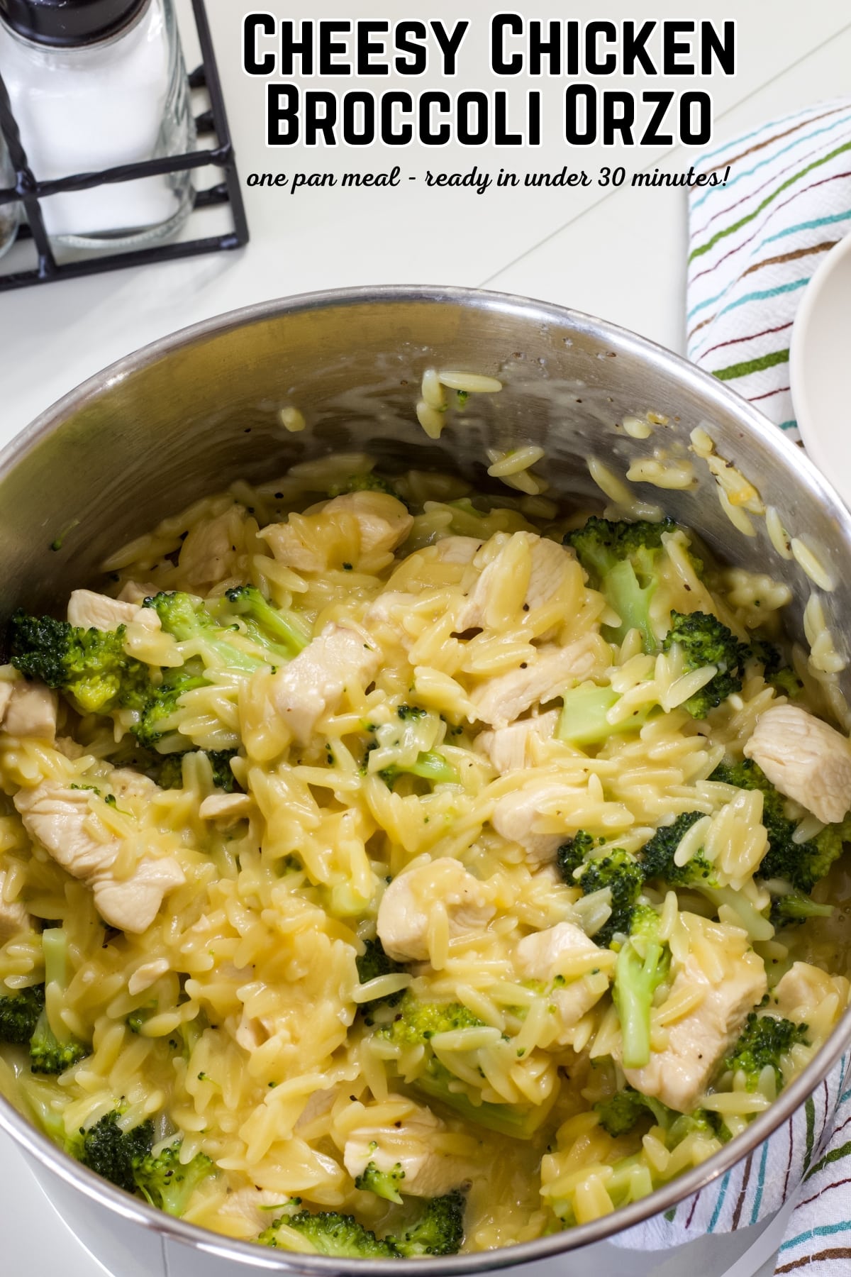 Cheesy Chicken & Broccoli Orzo - an easy one-pot dish that's ready in 30 minutes! Enjoy this healthy & comforting dish with only 7 simple ingredients. Perfect for busy weeknights! via @mindyscookingobsession