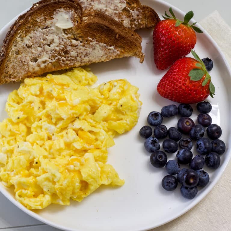 Fluffy Scrambled Eggs with Cheese - Mindy's Cooking Obsession