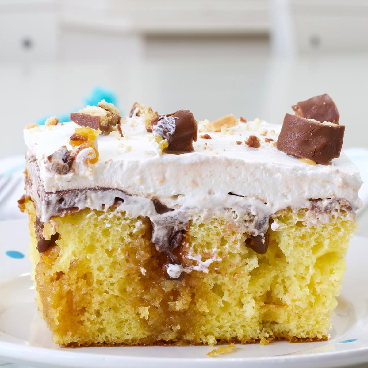 Easy Twix Poke Cake