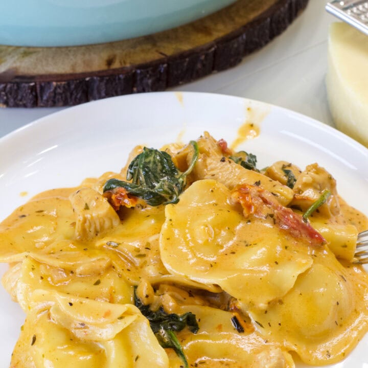 Tuscan Chicken Ravioli Recipe (Easy One-Pan Dinner) - Mindy's Cooking ...